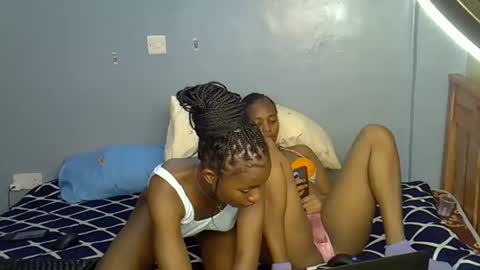 aliyah001 online show from 10/23/25, 11:20