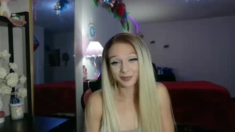 Snapshot of alizae_baby chatting on 10/25/25, 07:49 Alizae Richards online show from 10/25/25, 07:49