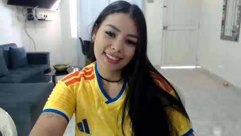 Snapshot of alizee_rae chatting on 07/03/26, 05:30 alizee_rae online show from 07/03/26, 05:30