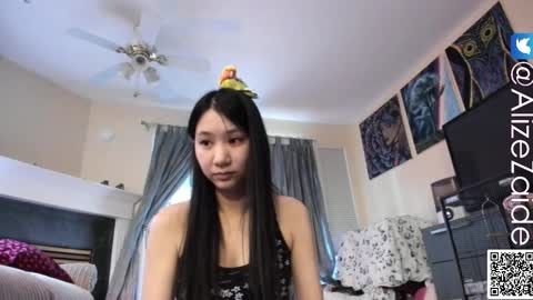 Alize Zaide online show from 10/31/25, 07:48