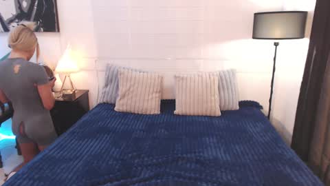 Snapshot of allareillusionxxx chatting on 01/09/25, 03:47 Miss Gia online show from 01/09/25, 03:47