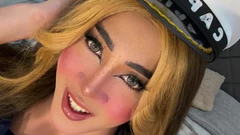 Snapshot of allareillusionxxx chatting on 10/05/25, 10:51 Miss Gia online show from 10/05/25, 10:51