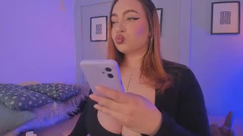 Laura online show from 06/11/26, 04:32