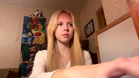 Lina online show from 10/27/25, 05:33