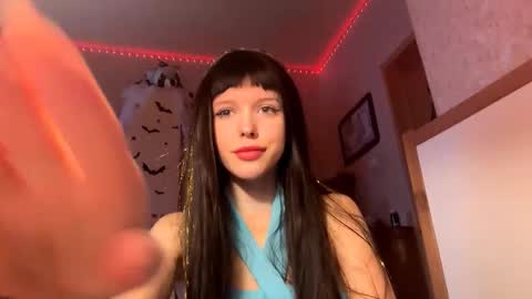 Lina online show from 11/01/25, 09:33