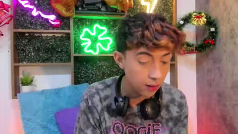 Snapshot of allen_starck chatting on 11/22/25, 03:38 Allen online show from 11/22/25, 03:38