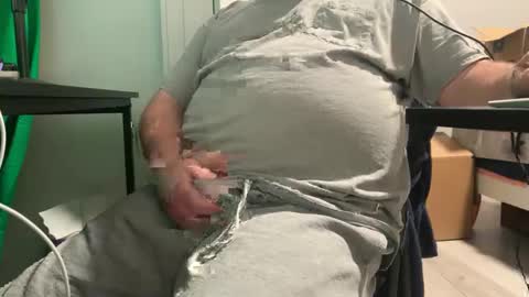 Allergictolove online show from 01/12/25, 01:00