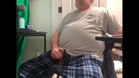 Allergictolove online show from 02/21/25, 02:38