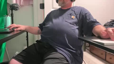 Allergictolove online show from 09/21/25, 09:16