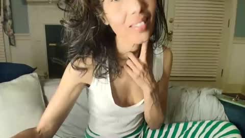 wishlist on bio online show from 12/21/25, 04:41