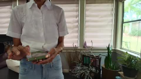 Snapshot of allgood4u chatting on 07/15/26, 06:24 wishlist on bio online show from 07/15/26, 06:24