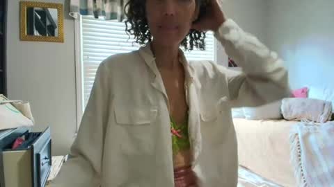 Snapshot of allgood4u chatting on 07/20/26, 10:23 wishlist on bio online show from 07/20/26, 10:23
