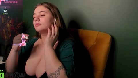 Snapshot of alli_aster chatting on 03/09/25, 12:42 alli_aster online show from 03/09/25, 12:42