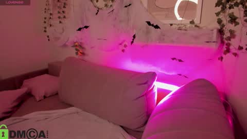 Snapshot of alli_aster chatting on 11/04/25, 02:10 alli_aster online show from 11/04/25, 02:10