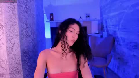 Snapshot of allicemackenzie_ chatting on 06/17/26, 06:27 AlliceMackenzie online show from 06/17/26, 06:27