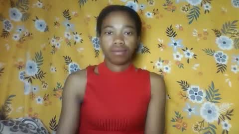 Snapshot of alliciax632770 chatting on 12/14/25, 01:00 alliciax632770 online show from 12/14/25, 01:00