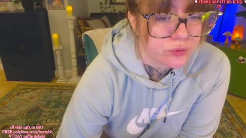Snapshot of allieberrybb chatting on 02/11/25, 01:51  bb  online show from 02/11/25, 01:51