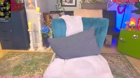 Snapshot of allieberrybb chatting on 02/20/25, 03:45  bb  online show from 02/20/25, 03:45