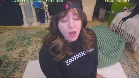 Snapshot of allieberrybb chatting on 03/07/25, 02:57  bb  online show from 03/07/25, 02:57
