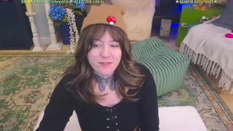 Snapshot of allieberrybb chatting on 03/07/25, 01:29  bb  online show from 03/07/25, 01:29