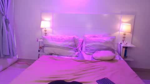 allieemod online show from 11/30/25, 08:13