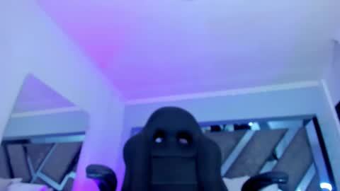 Snapshot of allijadid chatting on 02/24/25, 01:42    online show from 02/24/25, 01:42