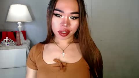 Snapshot of allirah20x chatting on 12/20/24, 01:33 Allirah online show from 12/20/24, 01:33