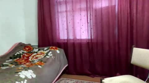 AlliRain online show from 10/22/25, 01:33