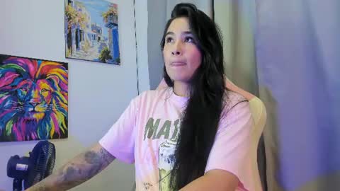 Snapshot of allison_love chatting on 06/18/26, 07:19 allison online show from 06/18/26, 07:19