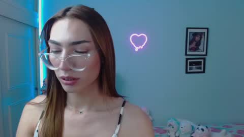 Snapshot of allisonblossom chatting on 01/26/25, 02:56 online show from 01/26/25, 02:56