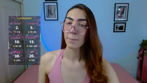 Snapshot of allisonblossom chatting on 09/26/25, 08:13 online show from 09/26/25, 08:13