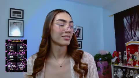 Snapshot of allisonblossom chatting on 10/07/25, 07:44 online show from 10/07/25, 07:44