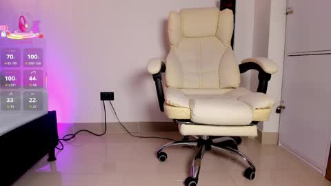 Alli  online show from 10/06/25, 07:44