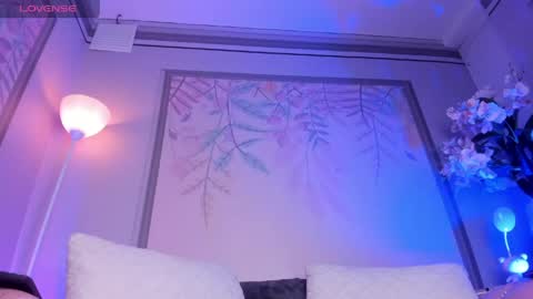 Snapshot of allisonsweet4u_ chatting on 04/29/26, 03:21 Allison online show from 04/29/26, 03:21