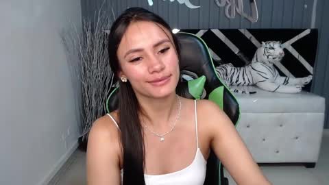 Snapshot of allisson_a chatting on 01/09/25, 06:48 Allisson online show from 01/09/25, 06:48