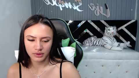 Snapshot of allisson_a chatting on 01/11/25, 09:47 Allisson online show from 01/11/25, 09:47