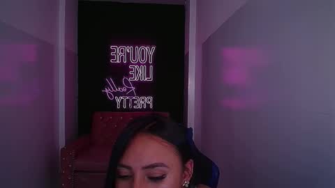 Snapshot of allisson_a chatting on 01/12/25, 10:02 Allisson online show from 01/12/25, 10:02