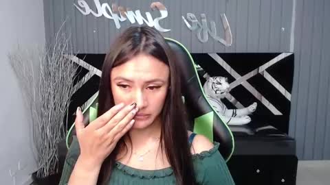 Snapshot of allisson_a chatting on 01/16/25, 03:45 Allisson online show from 01/16/25, 03:45