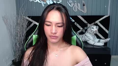 Snapshot of allisson_a chatting on 01/18/25, 03:42 Allisson online show from 01/18/25, 03:42