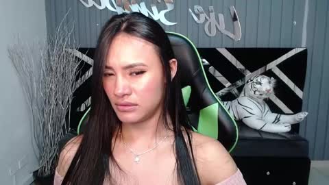 Snapshot of allisson_a chatting on 01/18/25, 06:45 Allisson online show from 01/18/25, 06:45