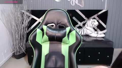 Snapshot of allisson_a chatting on 01/22/25, 03:41 Allisson online show from 01/22/25, 03:41