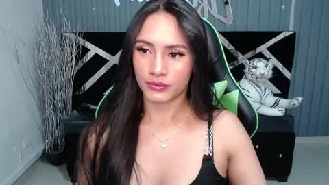 Snapshot of allisson_a chatting on 01/23/25, 03:37 Allisson online show from 01/23/25, 03:37