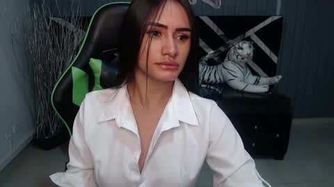 Snapshot of allisson_a chatting on 01/29/25, 03:22 Allisson online show from 01/29/25, 03:22