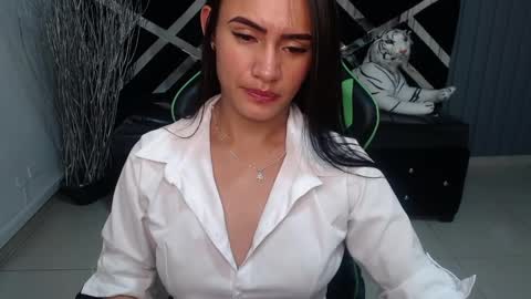 Snapshot of allisson_a chatting on 01/29/25, 09:33 Allisson online show from 01/29/25, 09:33