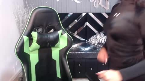 Snapshot of allisson_a chatting on 01/31/25, 03:41 Allisson online show from 01/31/25, 03:41