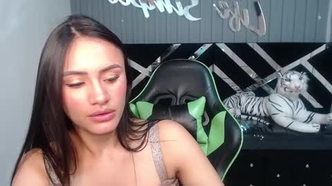 Snapshot of allisson_a chatting on 02/01/25, 06:32 Allisson online show from 02/01/25, 06:32