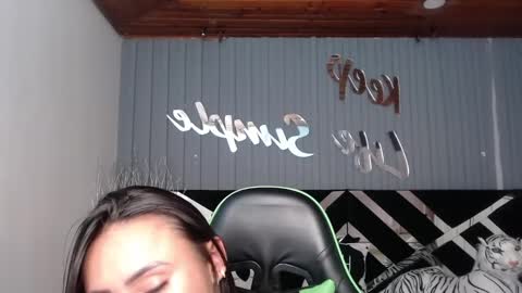 Snapshot of allisson_a chatting on 02/07/25, 09:26 Allisson online show from 02/07/25, 09:26