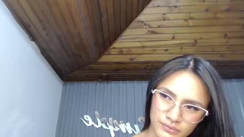 Snapshot of allisson_a chatting on 02/08/25, 09:35 Allisson online show from 02/08/25, 09:35