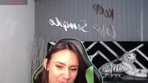 Snapshot of allisson_a chatting on 02/11/25, 09:42 Allisson online show from 02/11/25, 09:42