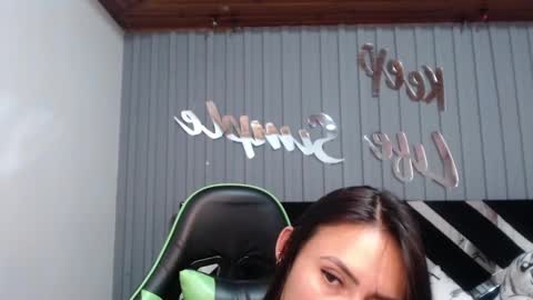 Snapshot of allisson_a chatting on 02/15/25, 09:38 Allisson online show from 02/15/25, 09:38